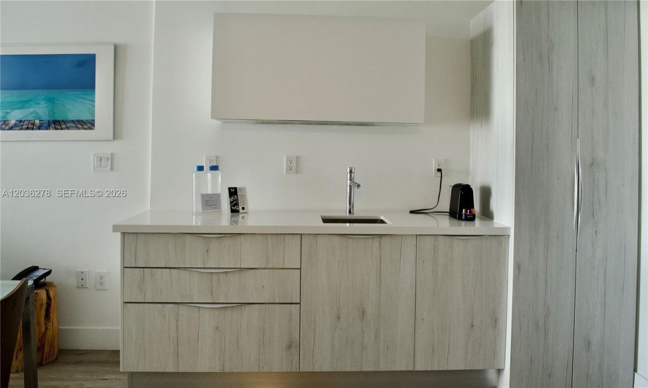 6080 Collins Ave , Unit 506, Miami Beach, FL 33140 Photo