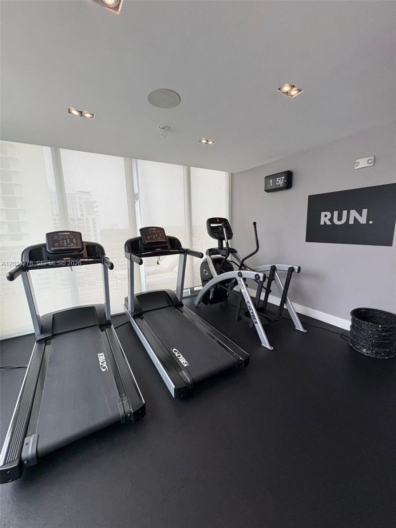 6080 Collins Ave , Unit 506, Miami Beach, FL 33140 Photo