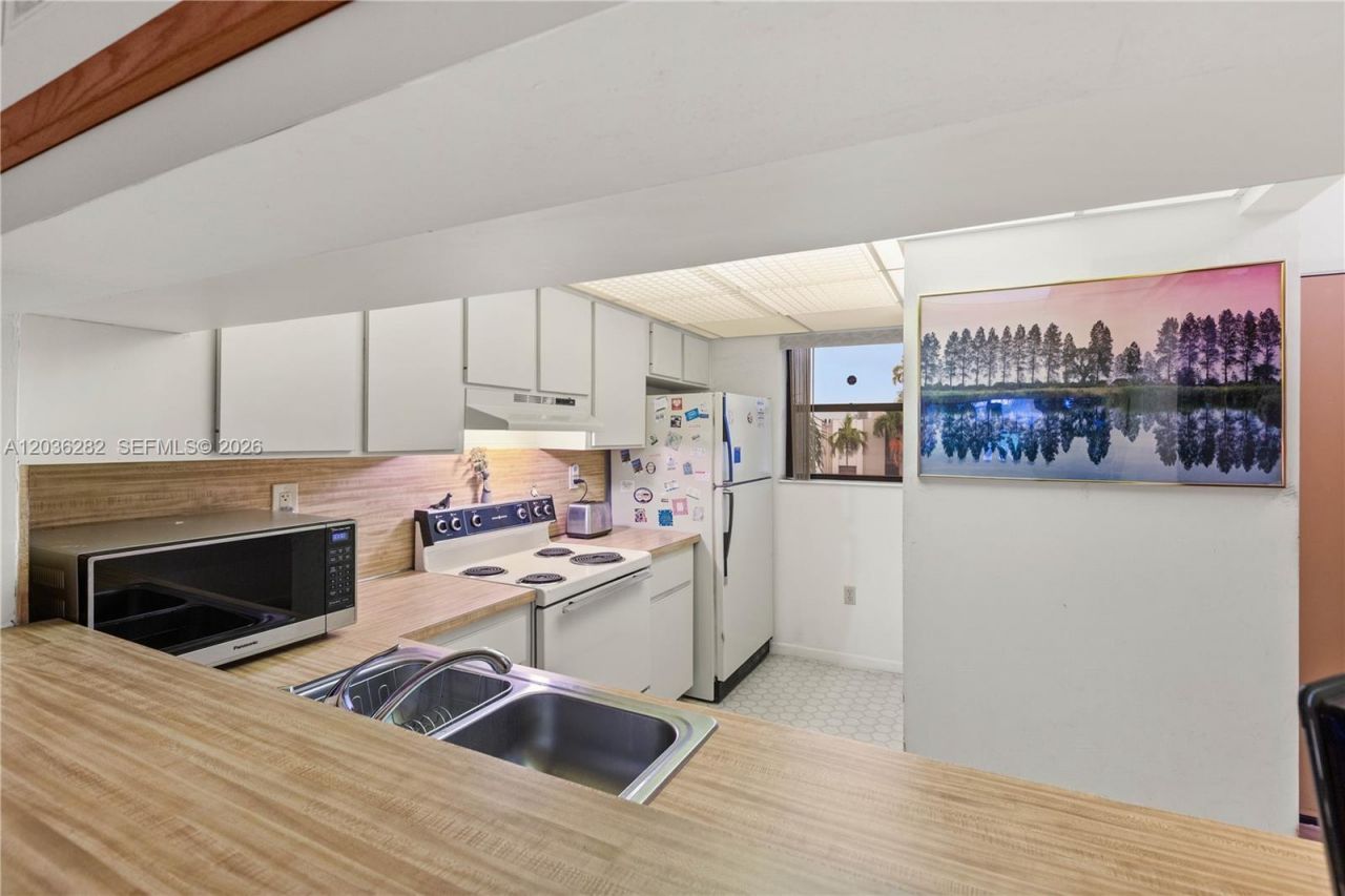 10155 NW 9th St Cir , Unit 4-202, Miami, FL 33172 Photo