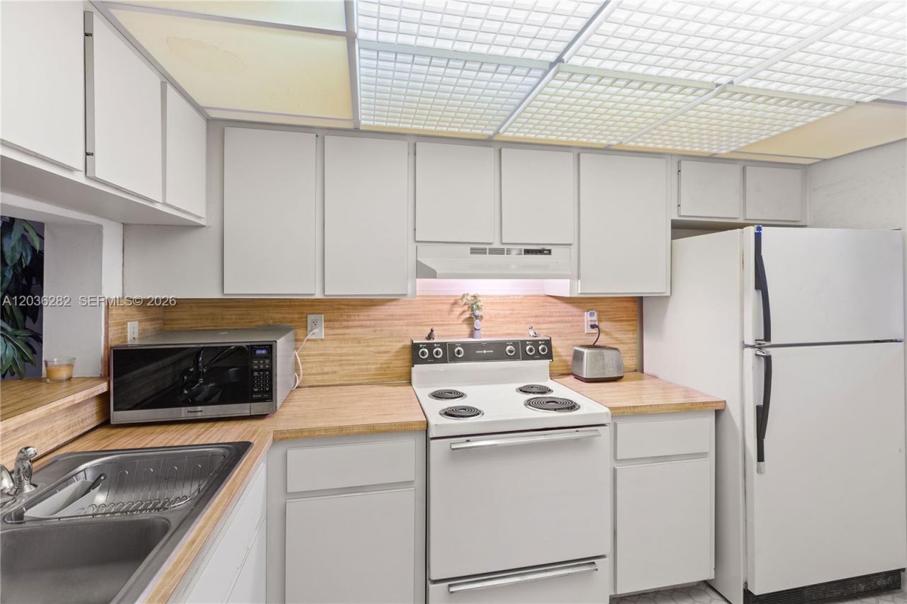 10155 NW 9th St Cir , Unit 4-202, Miami, FL 33172 Photo