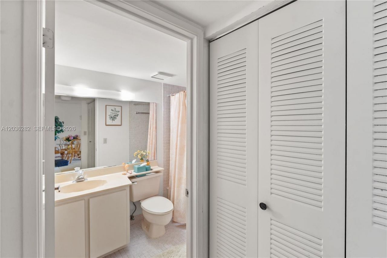 10155 NW 9th St Cir , Unit 4-202, Miami, FL 33172 Photo