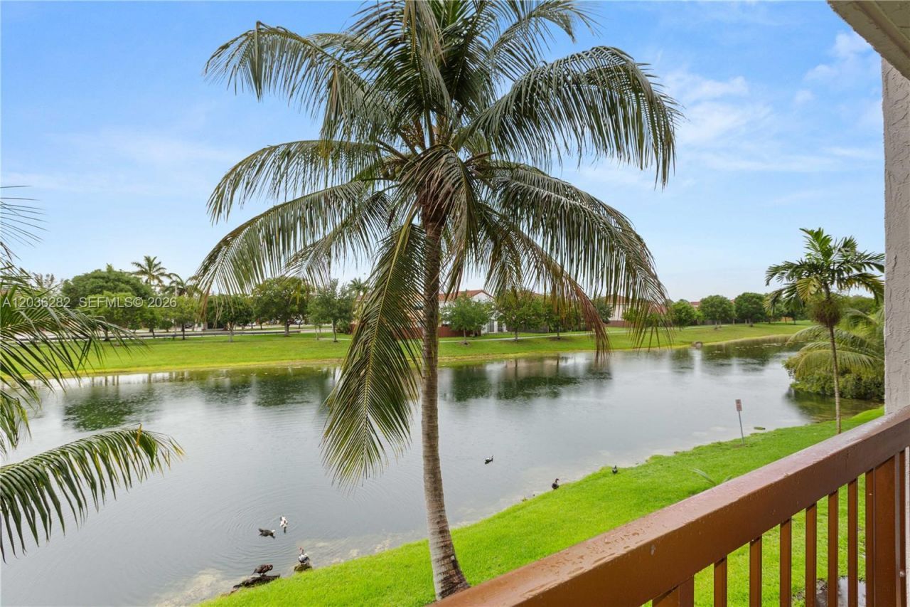10155 NW 9th St Cir , Unit 4-202, Miami, FL 33172 Photo