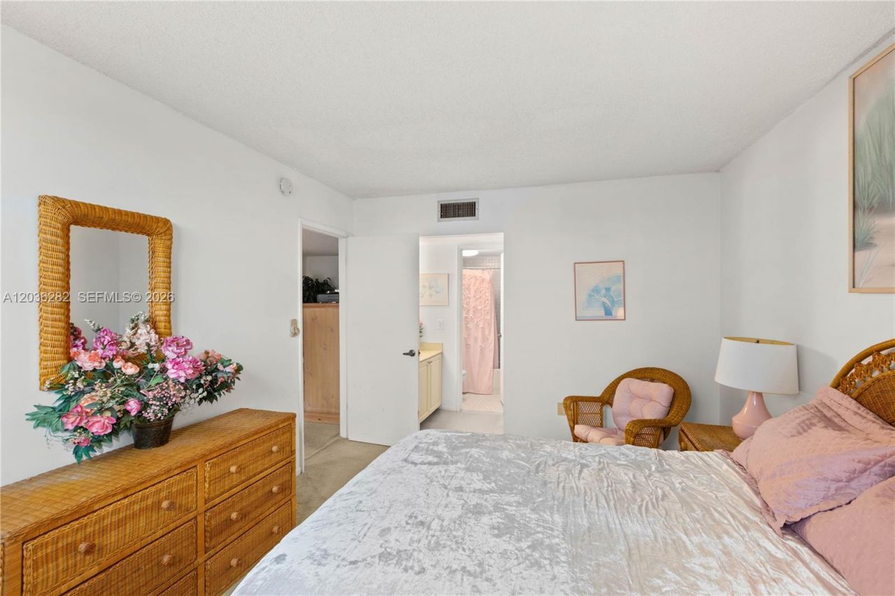 10155 NW 9th St Cir , Unit 4-202, Miami, FL 33172 Photo