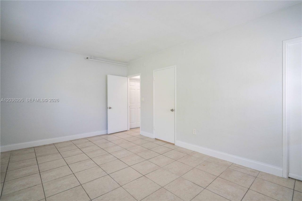 8300 Abbott, Unit 18, Miami Beach, FL 33141 Photo