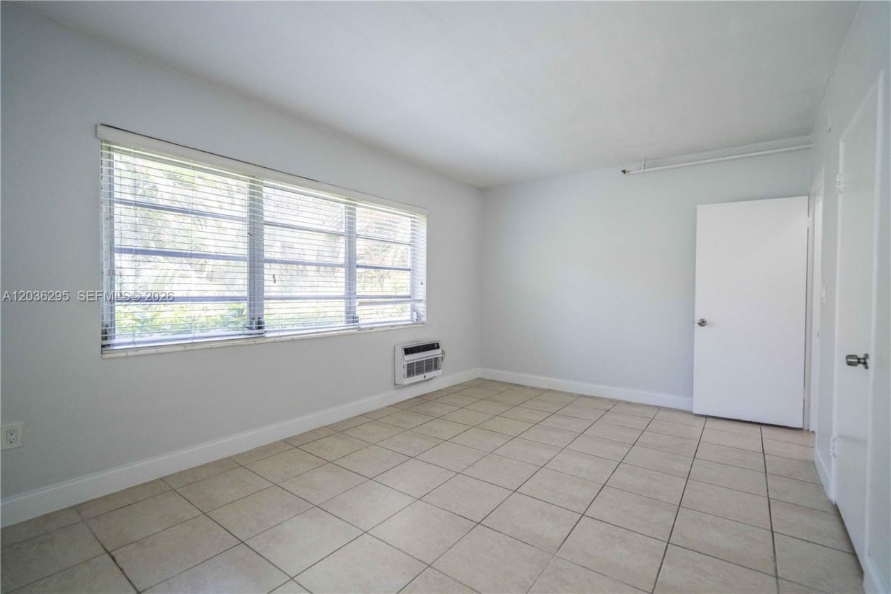 8300 Abbott, Unit 18, Miami Beach, FL 33141 Photo