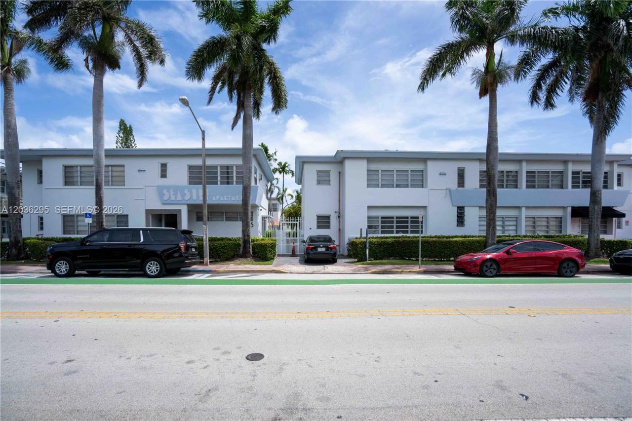 8300 Abbott , Unit 18, Miami Beach, FL 33141 Photo