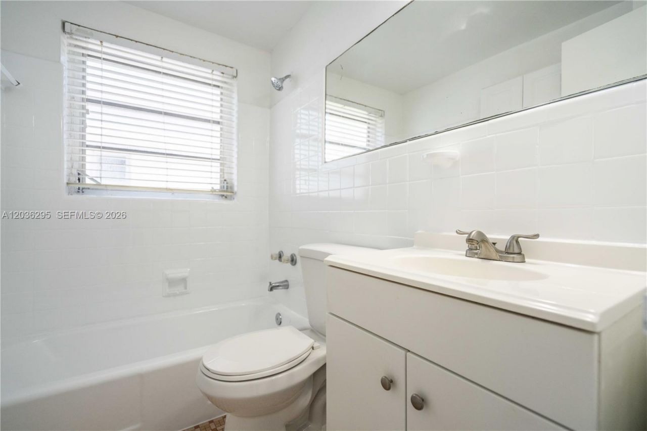 8300 Abbott, Unit 18, Miami Beach, FL 33141 Photo