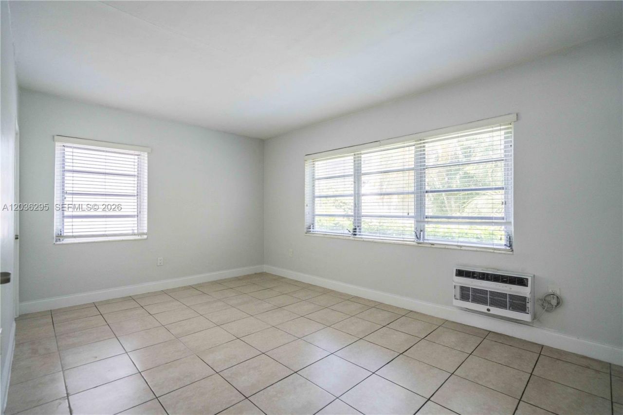 8300 Abbott, Unit 18, Miami Beach, FL 33141 Photo