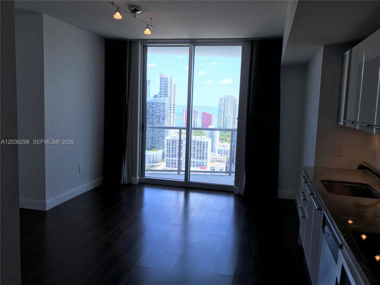 185 SW 7th St, Unit 3806, Miami, FL 33130 Photo