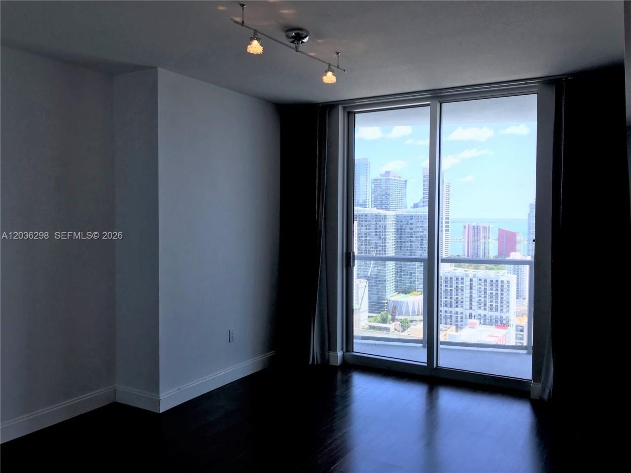 185 SW 7th St, Unit 3806, Miami, FL 33130 Photo