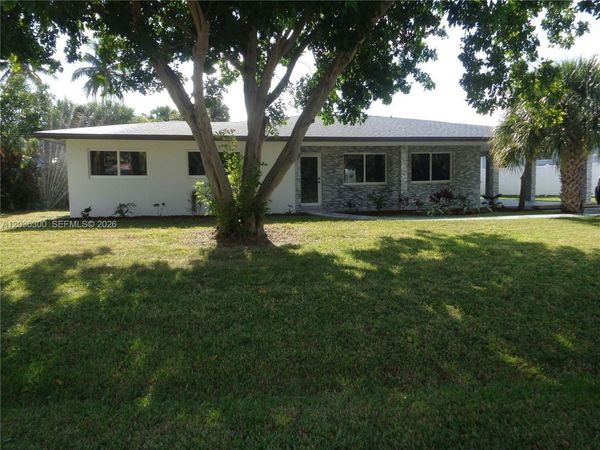 1565 N Thumb Point Dr , Fort Pierce, FL 34949