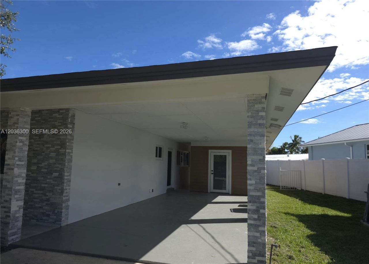 1565 N Thumb Point Dr , Fort Pierce, FL 34949 Photo