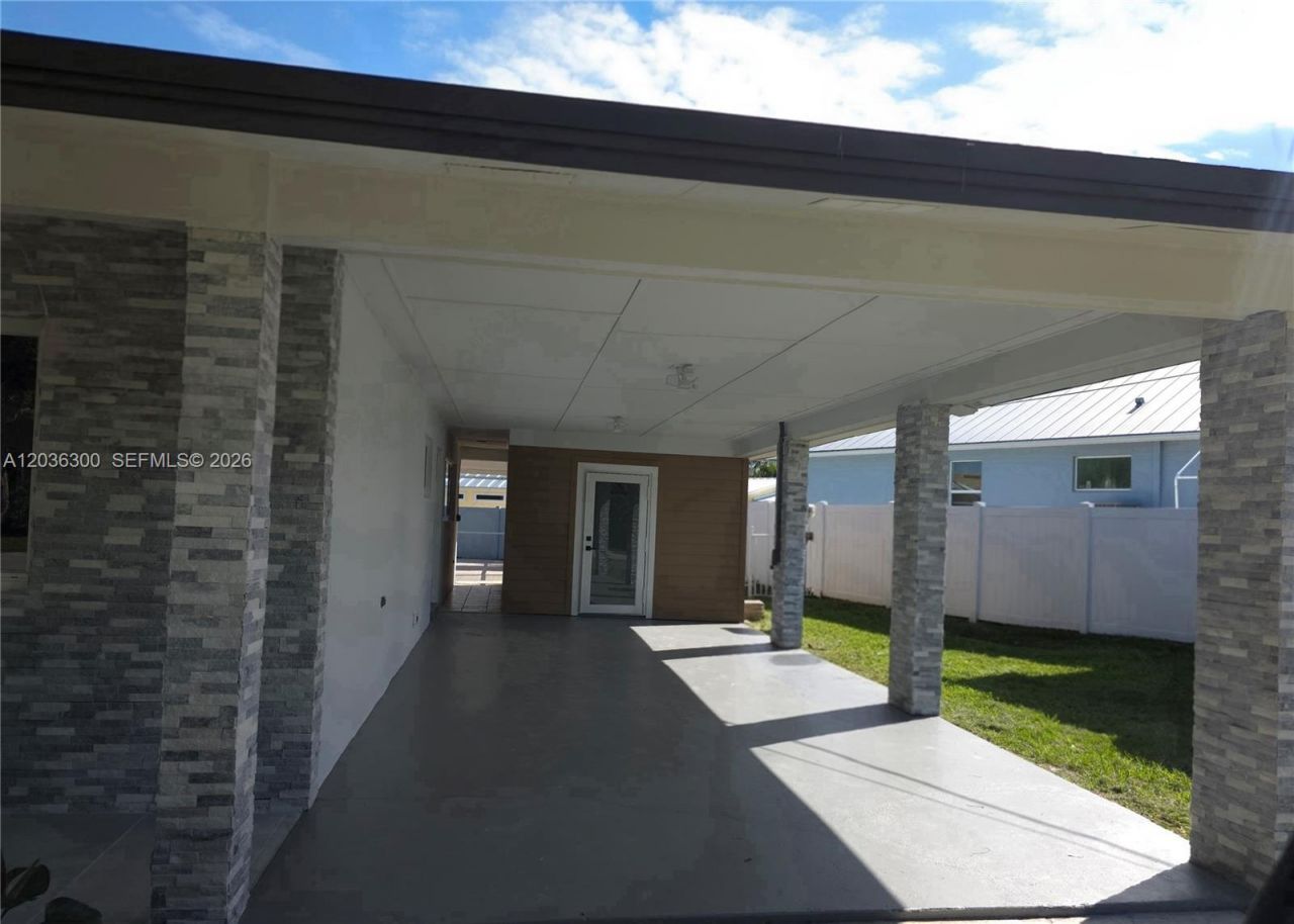 1565 N Thumb Point Dr , Fort Pierce, FL 34949 Photo