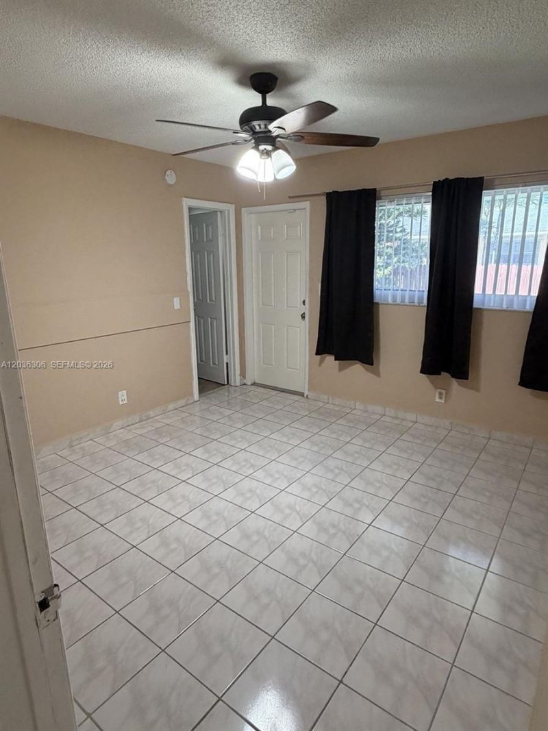 812 NE 2nd St, Unit 1-2, Hallandale Beach, FL 33009 Photo