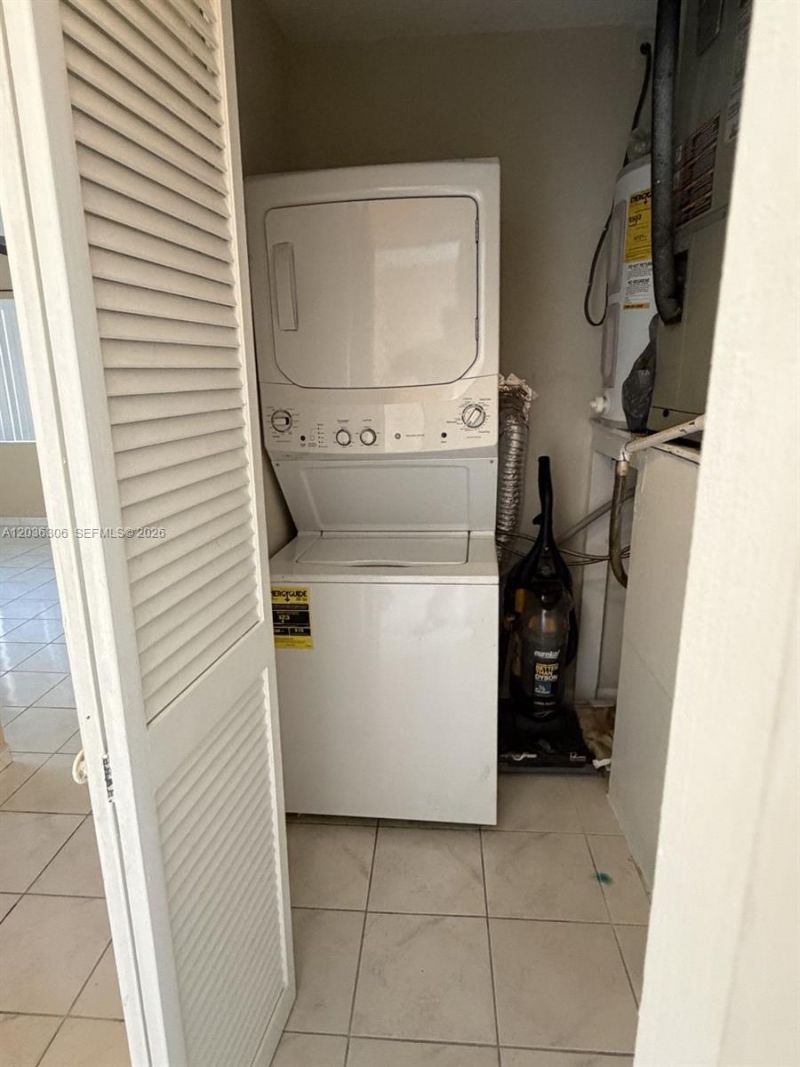 812 NE 2nd St, Unit 1-2, Hallandale Beach, FL 33009 Photo