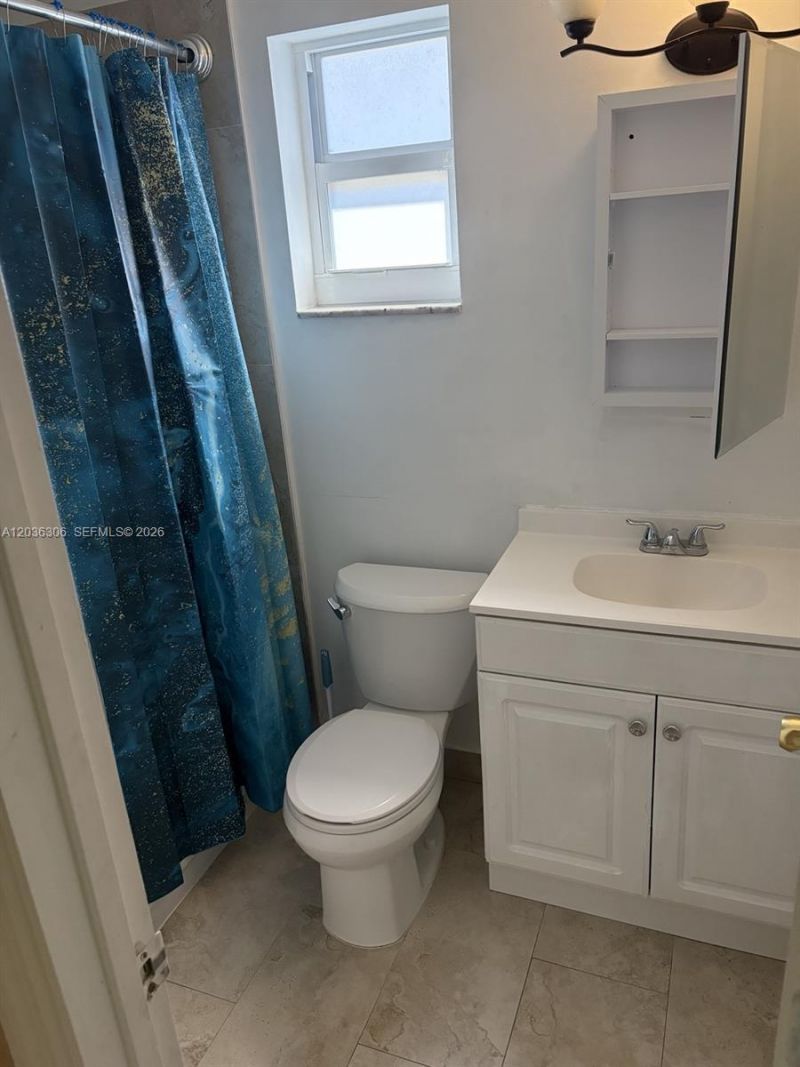 812 NE 2nd St, Unit 1-2, Hallandale Beach, FL 33009 Photo
