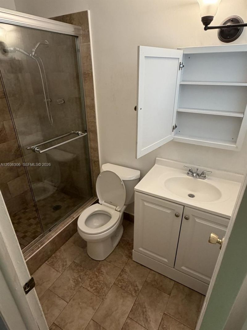 812 NE 2nd St, Unit 1-2, Hallandale Beach, FL 33009 Photo