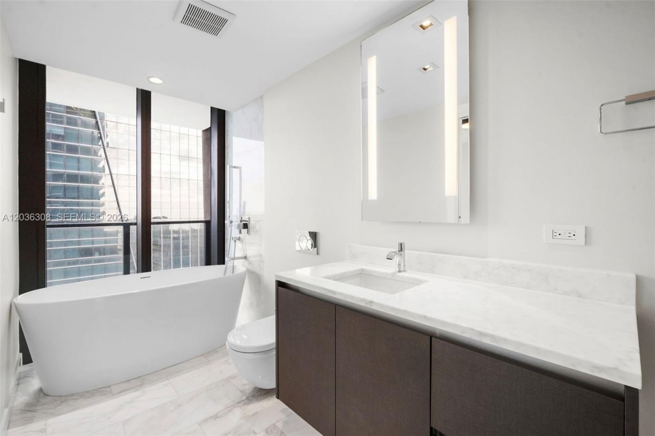 1451 Brickell Ave , Unit 1005, Miami, FL 33131 Photo