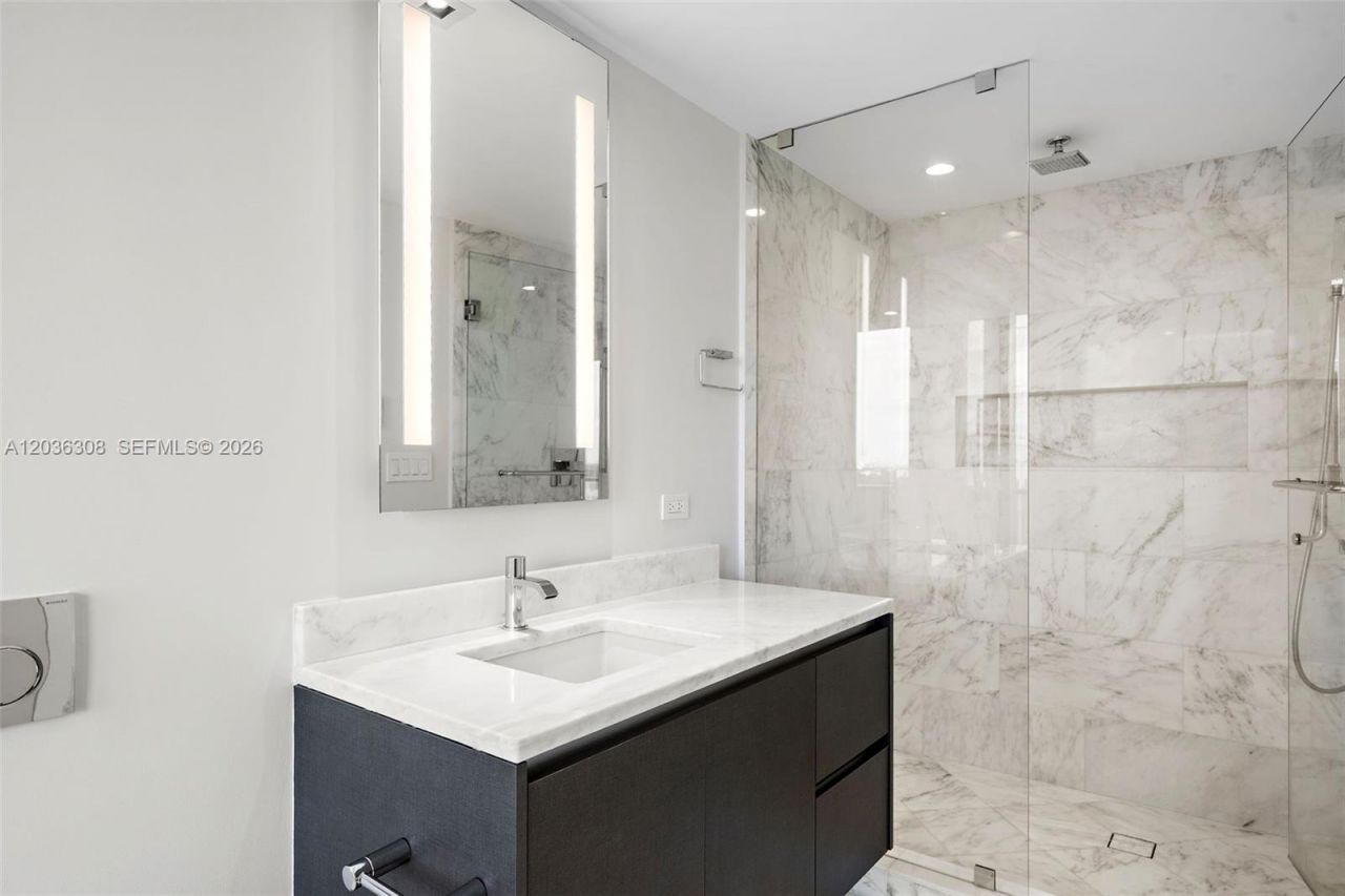 1451 Brickell Ave , Unit 1005, Miami, FL 33131 Photo