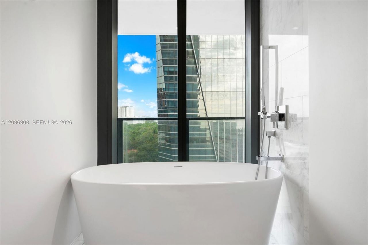 1451 Brickell Ave , Unit 1005, Miami, FL 33131 Photo