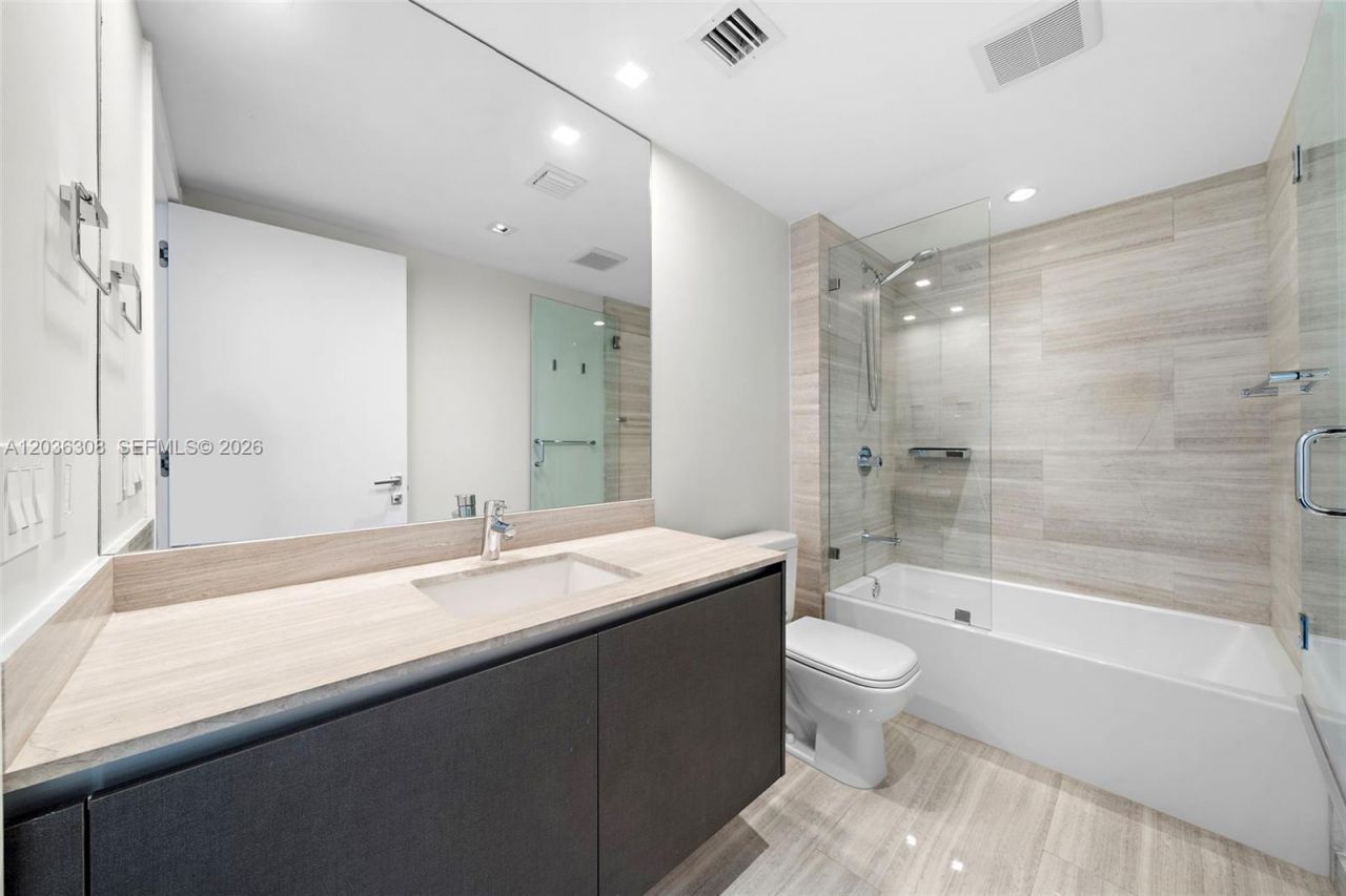 1451 Brickell Ave , Unit 1005, Miami, FL 33131 Photo