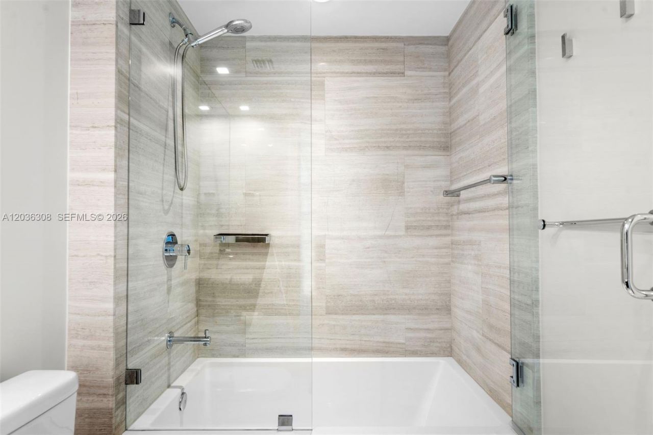 1451 Brickell Ave , Unit 1005, Miami, FL 33131 Photo