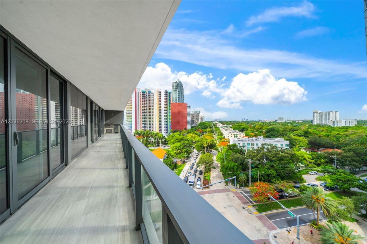 1451 Brickell Ave , Unit 1005, Miami, FL 33131 Photo