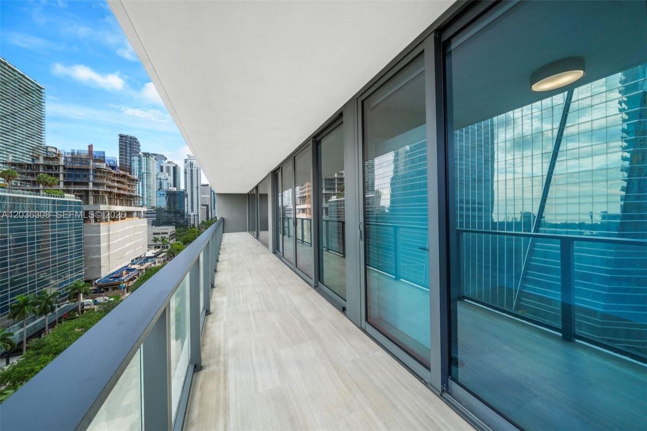 1451 Brickell Ave , Unit 1005, Miami, FL 33131 Photo