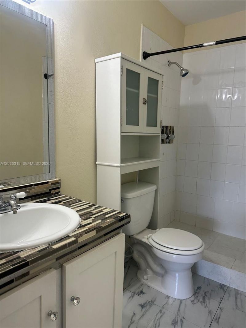 18101 NW 68th Ave , Unit B201, Hialeah, FL 33015 Photo