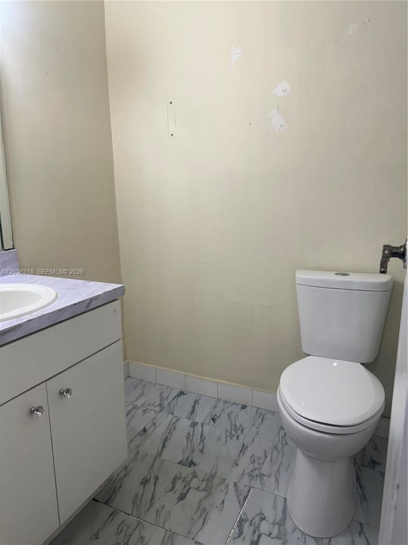 18101 NW 68th Ave , Unit B201, Hialeah, FL 33015 Photo