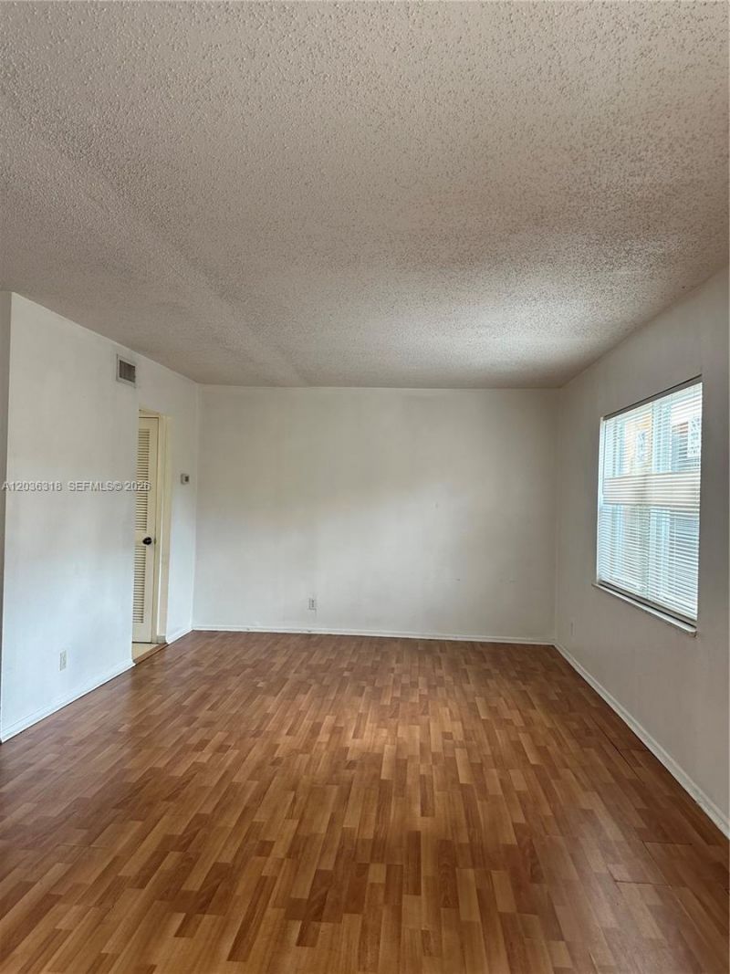 18101 NW 68th Ave , Unit B201, Hialeah, FL 33015 Photo