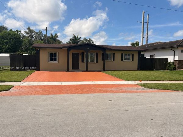 4011 SW 28th St , West Park, FL 33023