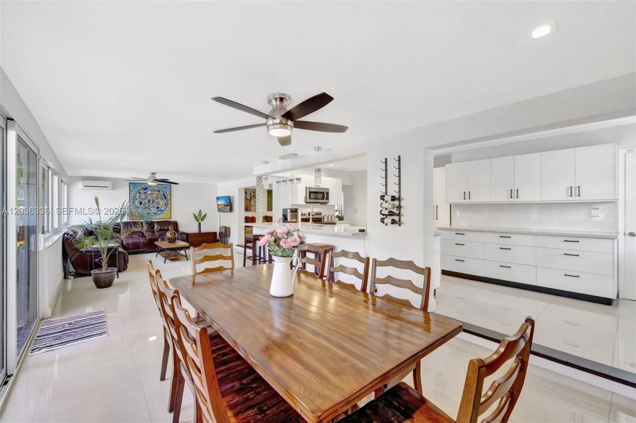 2261 NE 62nd St , Fort Lauderdale, FL 33308 Photo