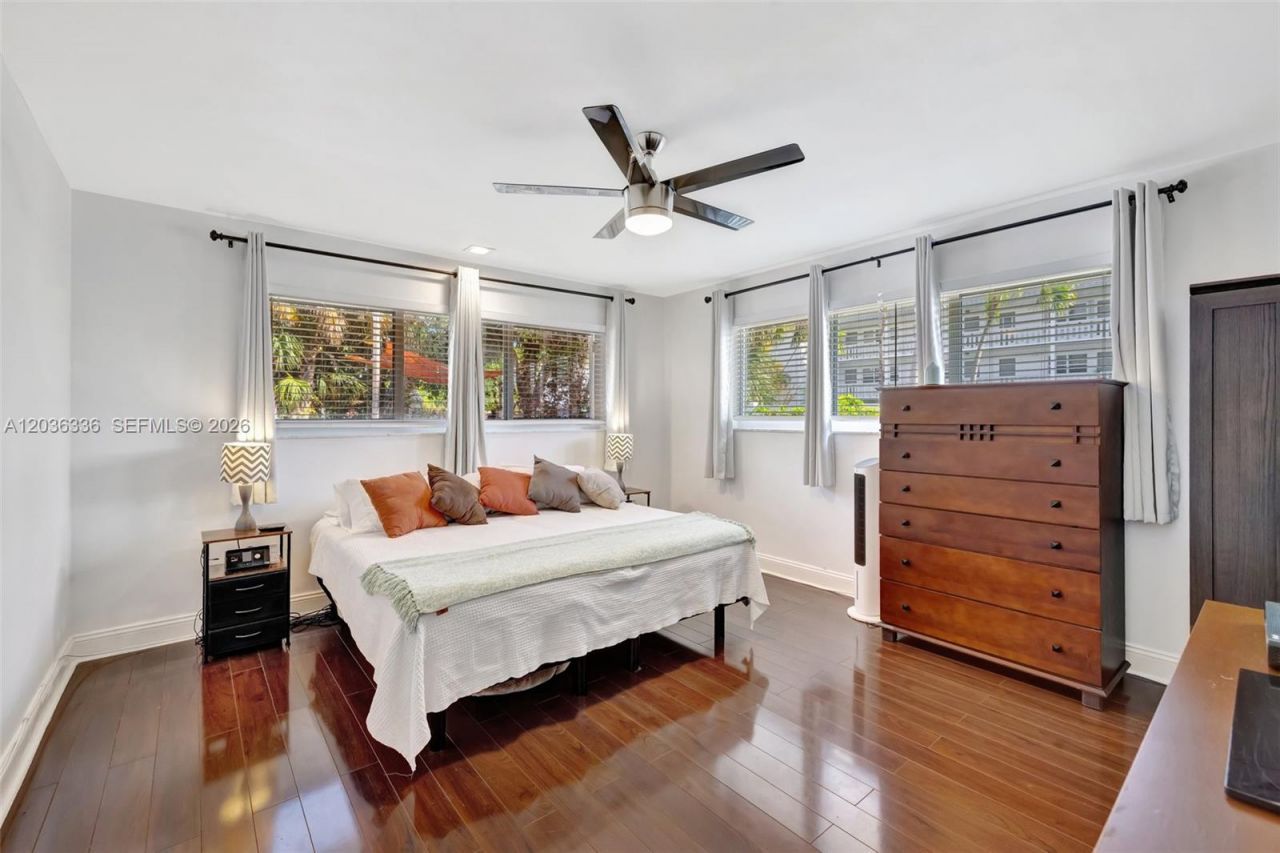 2261 NE 62nd St , Fort Lauderdale, FL 33308 Photo