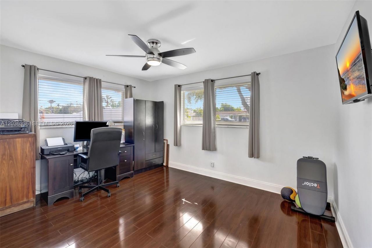 2261 NE 62nd St , Fort Lauderdale, FL 33308 Photo