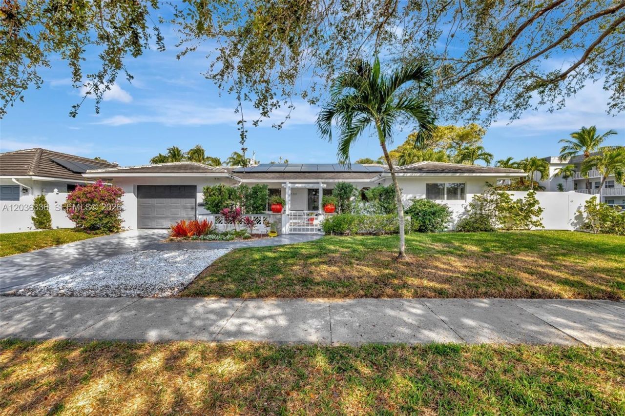2261 NE 62nd St , Fort Lauderdale, FL 33308 Photo