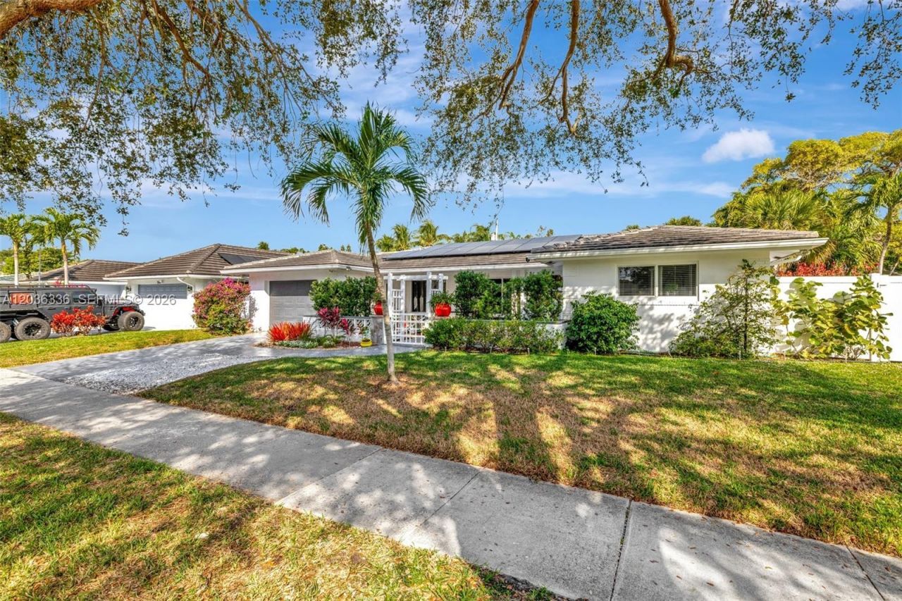 2261 NE 62nd St , Fort Lauderdale, FL 33308 Photo
