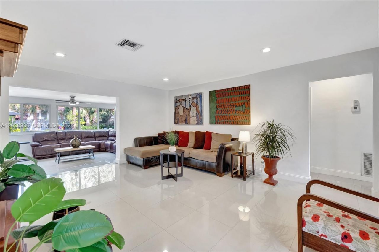 2261 NE 62nd St , Fort Lauderdale, FL 33308 Photo