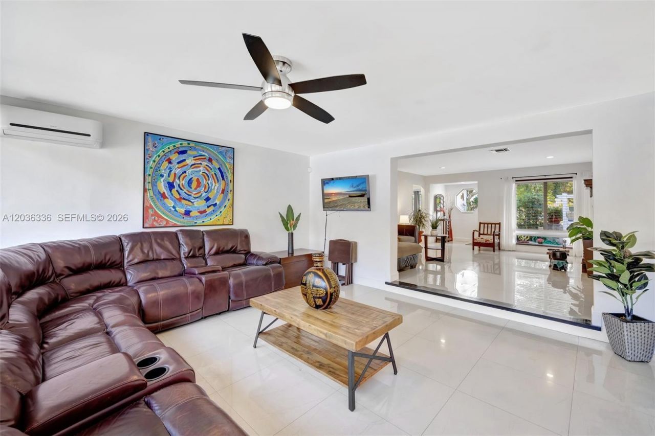 2261 NE 62nd St , Fort Lauderdale, FL 33308 Photo