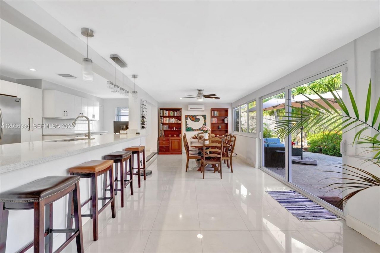 2261 NE 62nd St , Fort Lauderdale, FL 33308 Photo