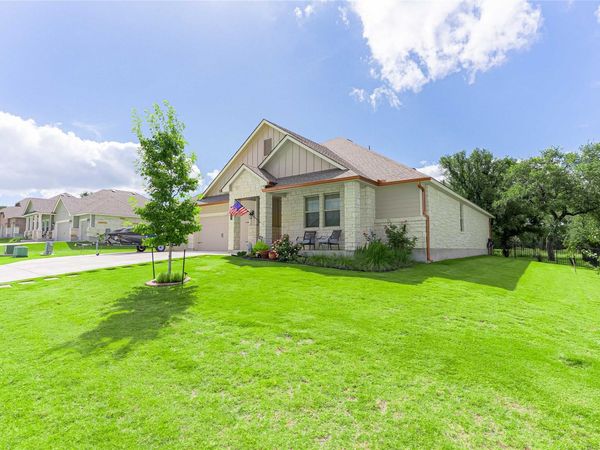 176 Tom Kite DR , Burnet, TX 78611