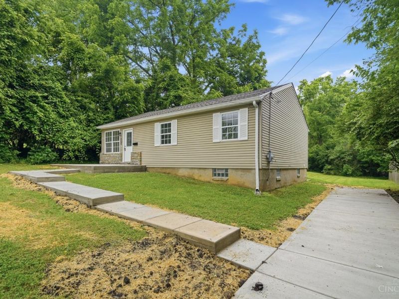 112 W Leslie Avenue, Cincinnati, OH 45215 Photo 2