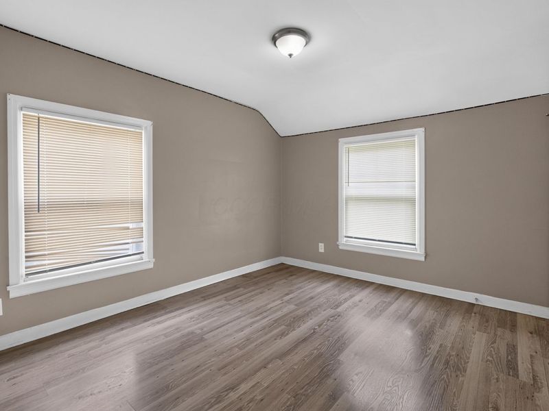 594 S Hampton Road , Columbus, OH 43213 Photo 13