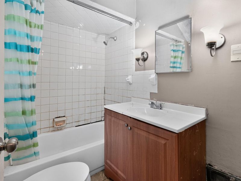 594 S Hampton Road , Columbus, OH 43213 Photo 14