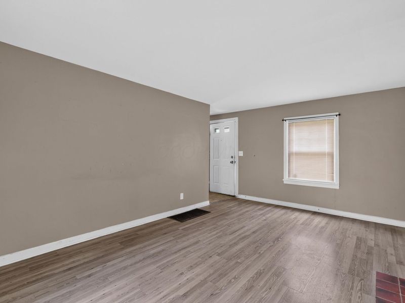 594 S Hampton Road , Columbus, OH 43213 Photo 4