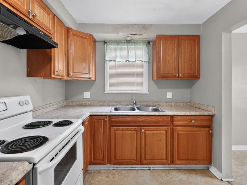 594 S Hampton Road , Columbus, OH 43213 Photo 7
