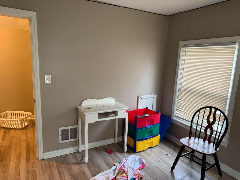 594 S Hampton Road , Columbus, OH 43213 Photo 8