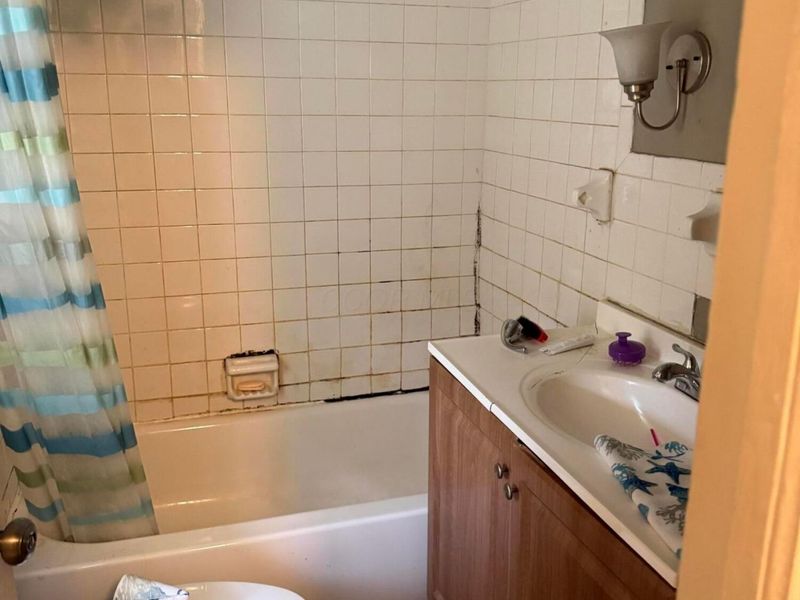 594 S Hampton Road , Columbus, OH 43213 Photo 9