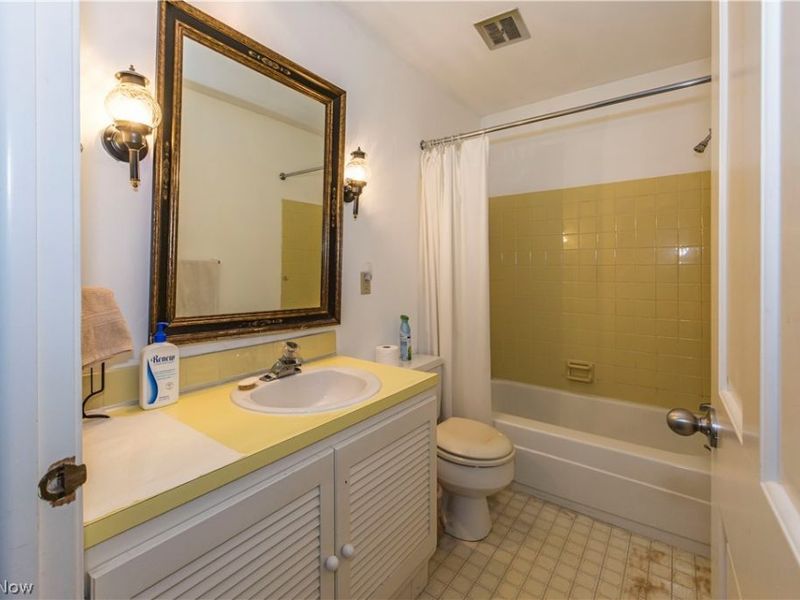 2070 White Pond Drive, Akron, OH 44313 Photo 29