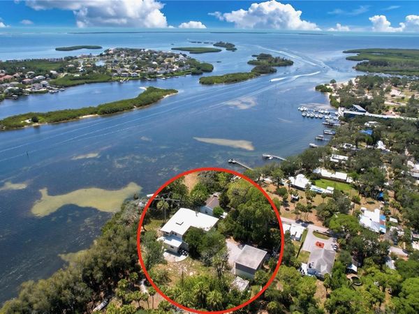 1275 MICKLER LANE , TARPON SPRINGS, FL 34689